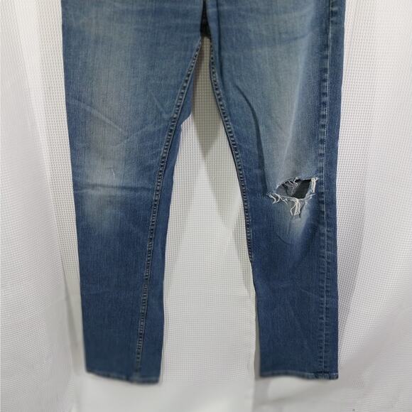 LEVI'S! STRAUSS BLUE DENIM CLASSIC 511 STRAIGHT LEG JEANS, DISTRESSED! SZ 34X34 - Picture 4 of 11